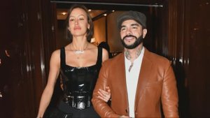 Беременная невеста Тимати обнажила живот и сделала селфи в зеркале