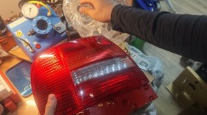 Фонарь задний седан Audi A4 all 99-01 TYC