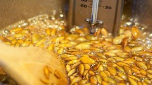 Карамельные конфеты с тыквенными семечками