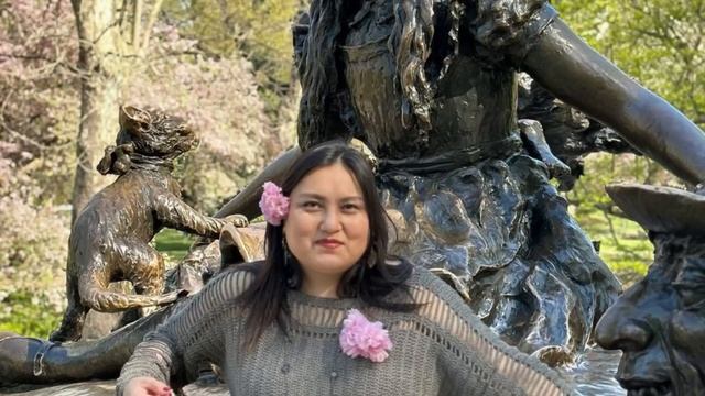 Дина! ВЕЛИКОЛЕПНЫЕ ВОПЛОЩЕНИЯ МК!!! Туника, шали, шапочки, жилет! смотреть онлайн