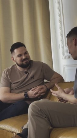 АТМОСФЕРА СО СЪЁМКИ НОВОГО ВЫПУСКА С ЖЕНЕ ГРЕБЕННИКОВЫМ #shorts #лицаволейбола #интервью #волейбол