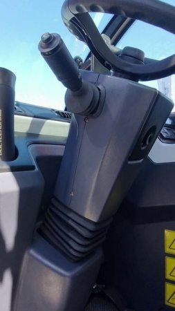 Быстрый обзор телескопического погрузчика Ростсельмаш TLH 740
