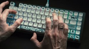 Тайпинг клавиатуры KD83A от Дарк Проджект на переключателях g3ms Magnetite в стоке