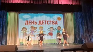 Веселые кроссовки - танец группы Санни Тим