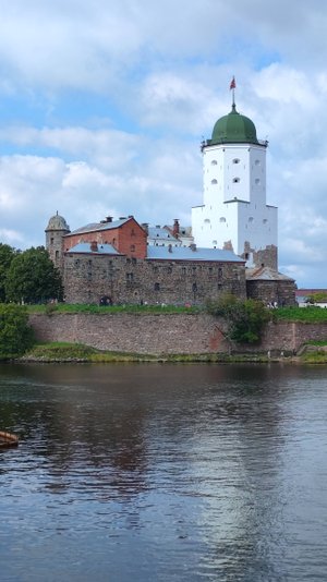 Выборгский замок. Аннинские укрепления. Парк Монрепо. Людвигсбург. Китайские арочные мостики.