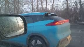 Конец апреля,/ ремонт моста через реку Иня/вечные пробки/ город контрастов - элита и нищета