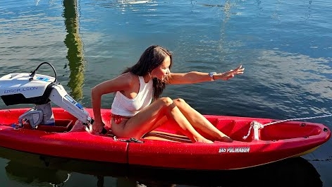 Вставили двигатель в каяк, утонет или взлетит Gave our kayak a motor, Pray for us!