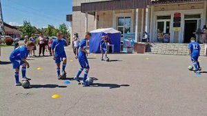 Учащиеся МБОУ Смоленская СОШ №1 имени Ожогина Е.П. на празднике "День Защиты Детей".