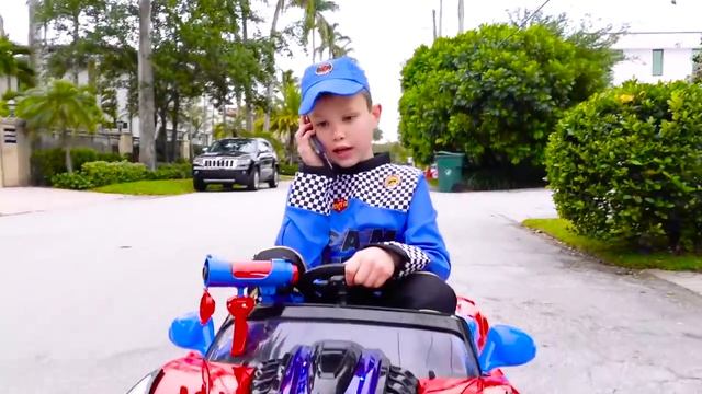 Мистер Макс Max play police and go to Toy Jail Playhouse