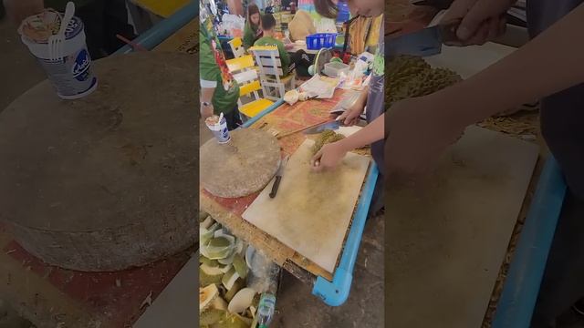 В рейтинге самых необычных фруктов в мире, первое мест смотреть онлайн