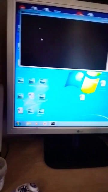 Если у вас не windows 7 то мжн развернуть окно и цвет можно смотреть онлайн