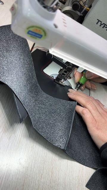 Перетяжка руля Opel Astra с красной строчкой смотреть онлайн