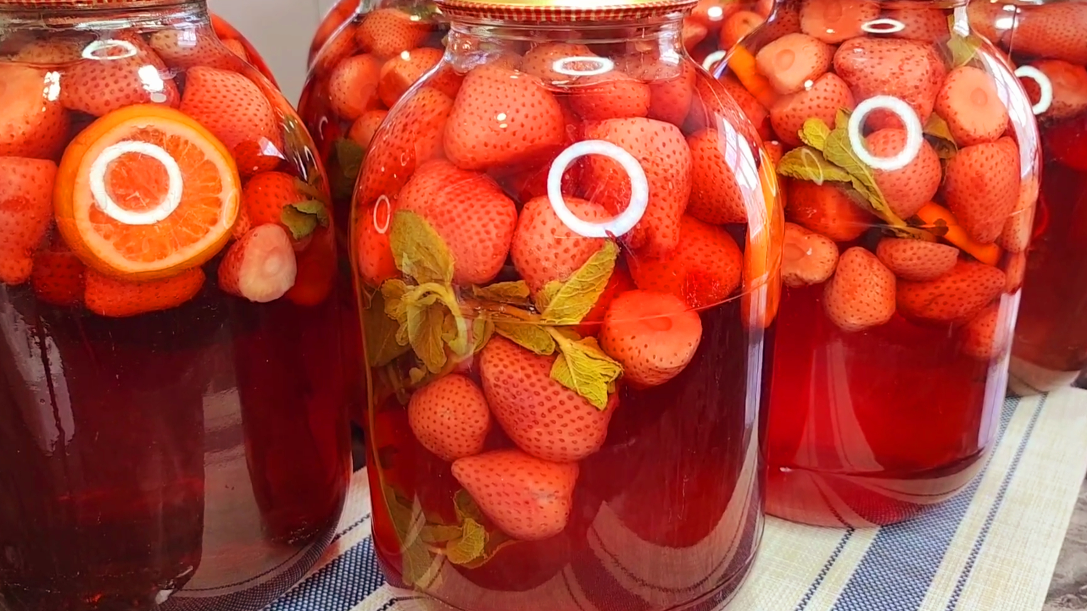 ПРОСТО ЗАЛИВАЮ КИПЯТКОМ. Закрываю по 50 банок! Невероятно вкусный МОХИТО КЛУБНИЧНЫЙ