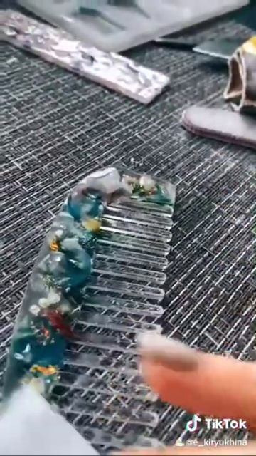 Коррекция расчёски из эпоксидной смолы смотреть онлайн