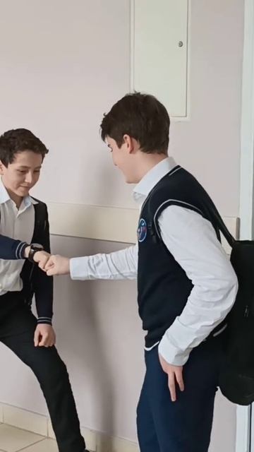 ПОУЧИТЕЛЬНЫЙ УРОК! КАК ПРАВИЛЬНО ИГРАТЬ В КУЛАЧКИ! смотреть онлайн