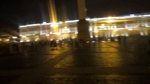 НОЧНАЯ ВЫЛАЗКА НА ДВОРЦОВУЮ ПЛОЩАДЬ