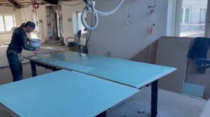 Процесс сборки радиусных потолков из гипсокартона.