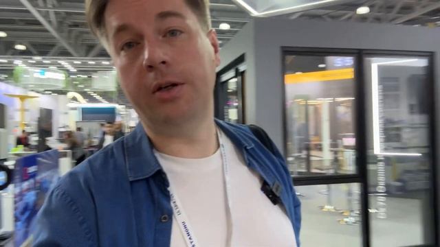 В поисках офферов на выставке. Мосбилд 2025. смотреть онлайн