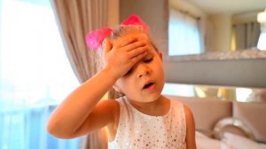 ДИАНА И РОМА - Диана хочет быть красивой и наряжается в платья