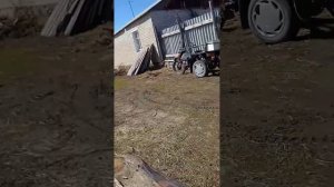 как перевести длинные бревна или доски на тачке