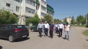 Проверка хода капремонта: глава жилинспекции и района осмотрели дома