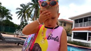 ДИАНА И РОМА - Диана хочет быть самой Стильной и непохожей на других девочек