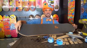 Блиппи (Blippi) - Блиппи в мастерской роботов   Изучай этот мир вместе с Блиппи   Обучающие видео дл