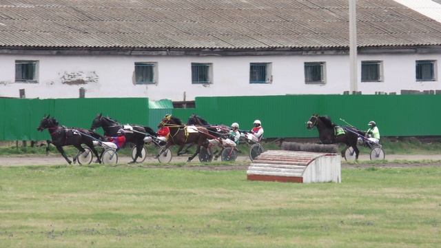 07.05.2025г.Абаканский Ипподром Приз Первомайский для лошадей рысистых пород старшего возраста 1600м