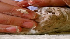 Хлеб с красным вином