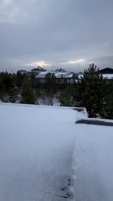 Снег на плоской крыше! #загородныйдом #современныйдом смотреть онлайн