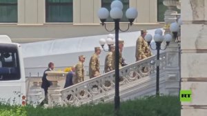 بالزي العسكري.. مشاهد لوصول الوفد الأوكراني إلى المفاوضات اسطنبول