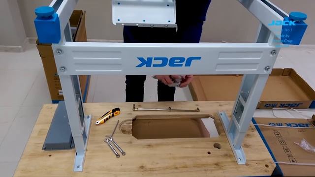 JACK F4 Instalation and assembly lockstitch sewing machine Сборка и установка пр? смотреть онлайн