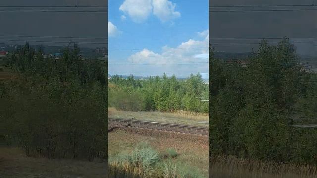 Ростов: окраины города и большая пробка из окна поезда смотреть онлайн