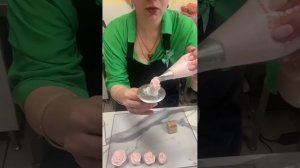 Декор торта (БЗК) - нежные розы