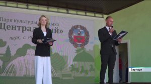 В День защиты детей губернатор Алтайского края вручил первые паспорта юным жителям региона