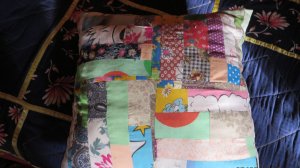 Подушка. Лоскутноая графика . (Печворг).