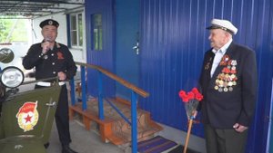 В ЦЕНТРЕ ВНИМАНИЯ 11 05 2023 АКЦИИ КОНЦЕРТ У ДОМА ВЕТЕРАНОВ ПОЗДРАВЬ ВЕТЕРАНА