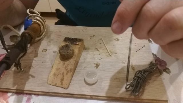 Мормышка уралка с помощью зубочистки и медной проволо