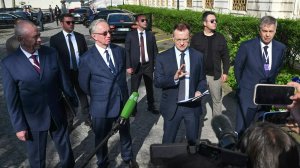 Киев устраивает шоу для "сердобольных европейцев" на теме похищенных детей — Мединский