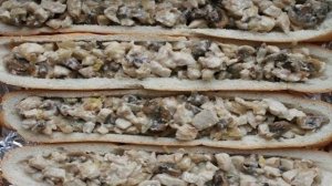 Багет, фаршированный курочкой и грибами