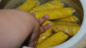 Консервированная кукуруза в початках на зиму