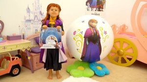 Диана и Рома Диана в роли принцессы Эльзы и Анны