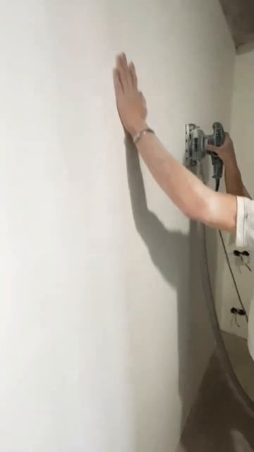 Подготовка стен к оклеиванию обоями 👌🤌🏻шпаклёвка#? смотреть онлайн