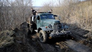 ЗиЛ-157. Подъём в гору по грязи и колее. / ZIL-157 offroad.