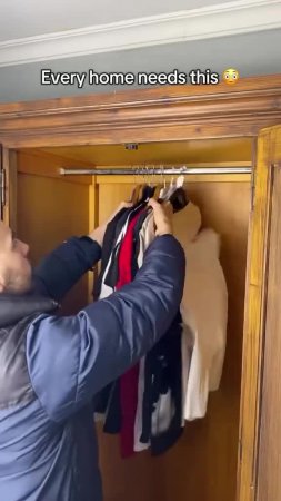 Функциональная вешалка в шкаф
