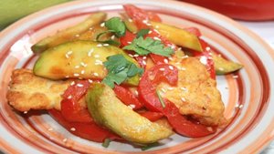 Как готовить куриное филе. Рецепт очень простой, подходит к любому гарниру или как отдельное блюдо.