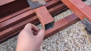 Узел опирания балки на колонну из профильной трубы