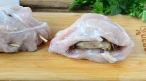Кармашки из куриного филе с грибами