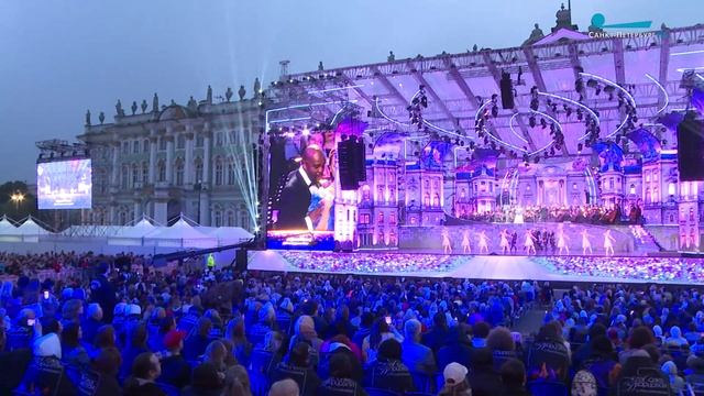 Самый яркий подарок к празднику: как Петербург отметил День города