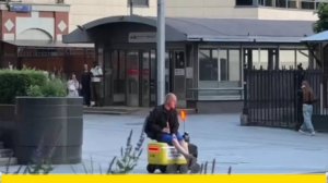 РОБОТ - КУРЬЕР ПОБЕДИЛ ДОЛБОЯЩЕРА